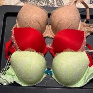 3 Victoria’s Secret bras. Worn but great condition.